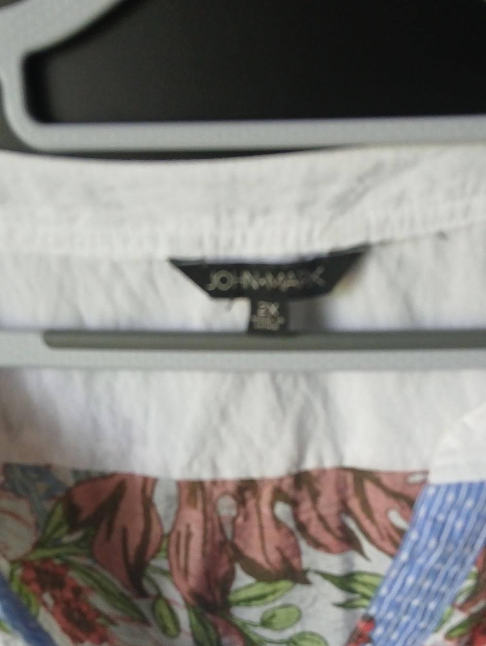 John Mark White Floral V-Neck Tunic with Multicolor Blooms - Picture 7 of 8